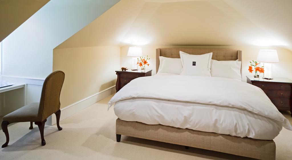 The Inn At Willow Grove Orange Room photo